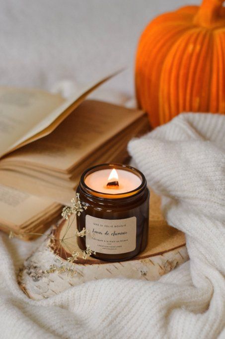 Bougie parfumée “Lueur de cheminée” — Safran, Oliban, Cuir & Bois
