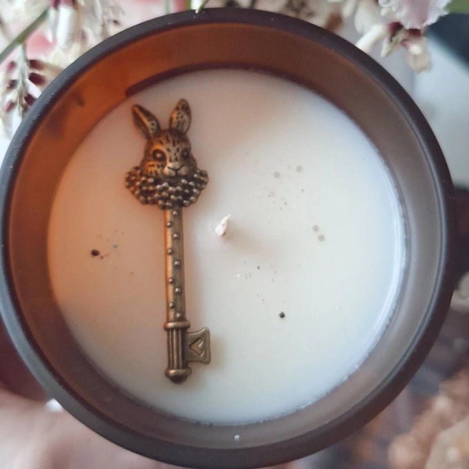 Alice et le Rituel du Thé