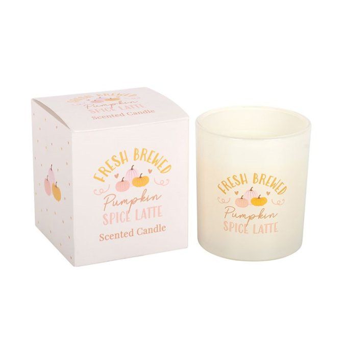 Bougie au parfum de latte à la citrouille et aux épices fraîchement préparé