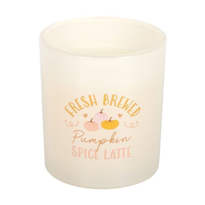 Bougie au parfum de latte à la citrouille et aux épices fraîchement préparé