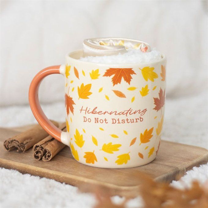 Kit d'automne comprenant une tasse, des chaussettes et un masque de sommeil