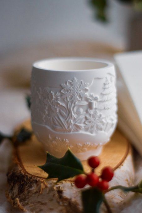 Bougie artisanale de Noël – Pot en plâtre sculpté