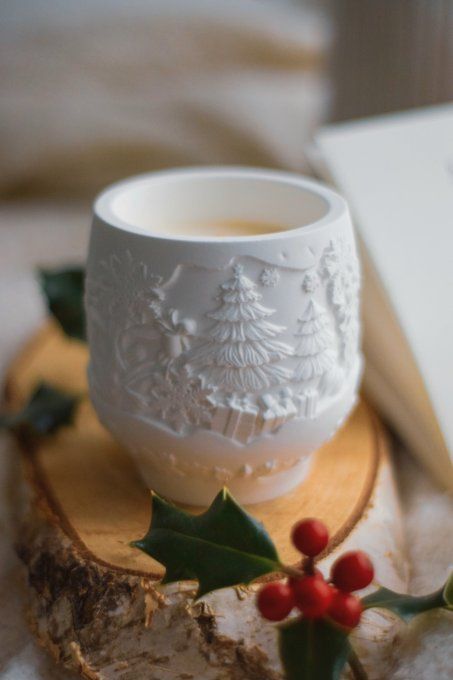 Bougie artisanale de Noël – Pot en plâtre sculpté