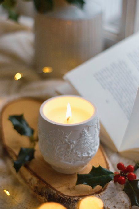 Bougie artisanale de Noël – Pot en plâtre sculpté