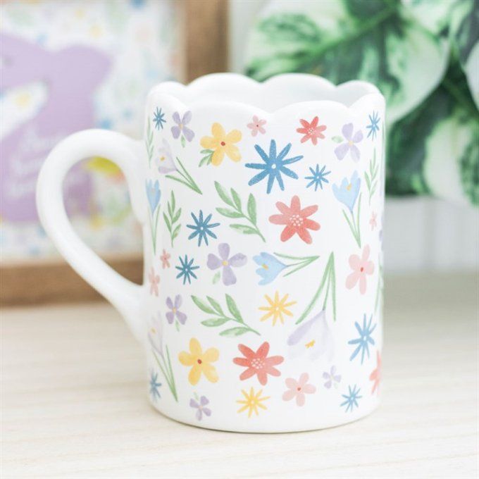 Mug festonné à imprimé floral printanier