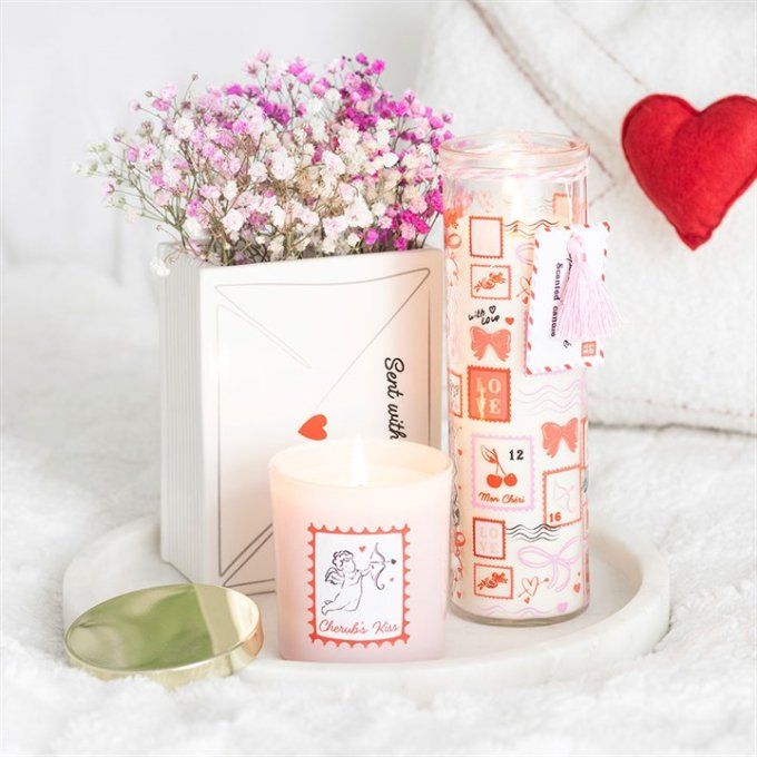 Vase en forme de lettres d'amour