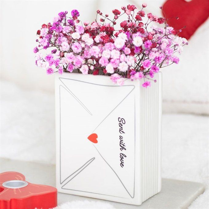 Vase en forme de lettres d'amour