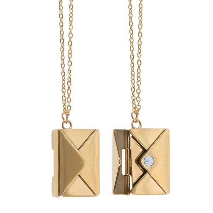 Collier médaillon lettre d'amour avec carte de vœux