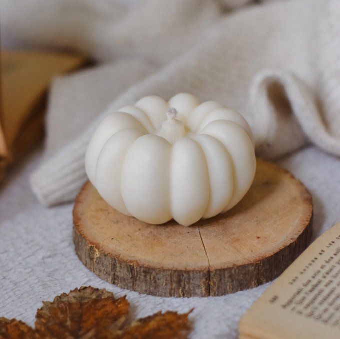 MOYENNE BOUGIE PARFUMÉE EN FORME DE CITROUILLE 