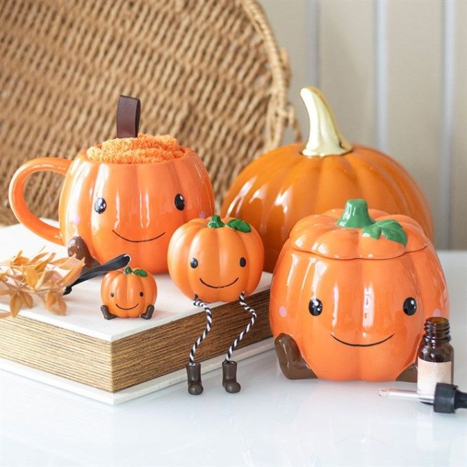 Décoration d'étagère en forme de citrouille souriante