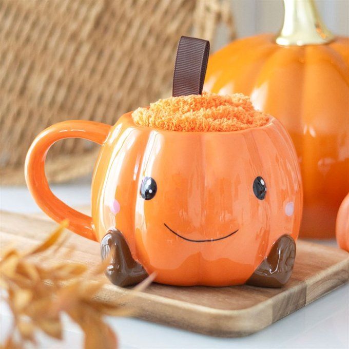Ensemble Tasse citrouille souriante et Chaussettes