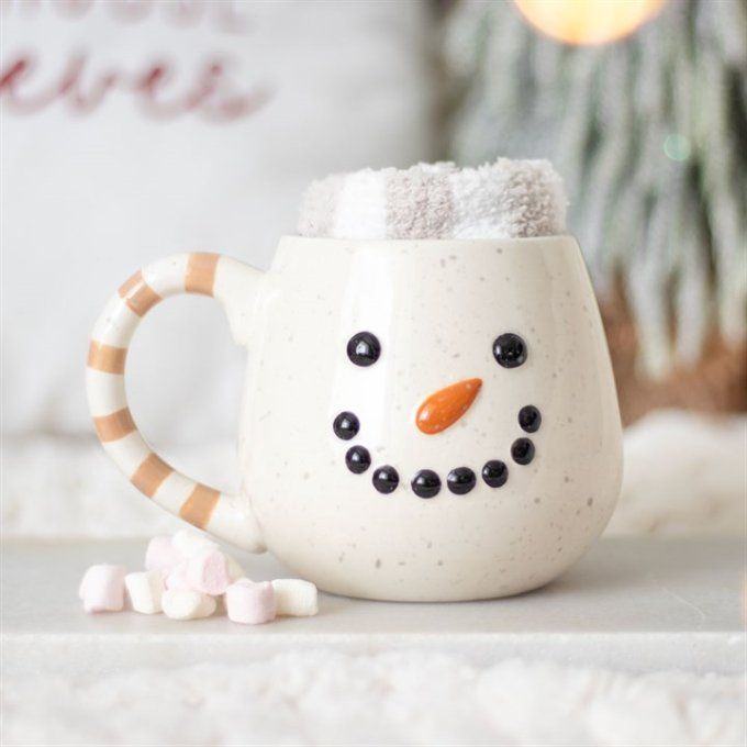 Ensemble tasse et chaussettes bonhomme de neige