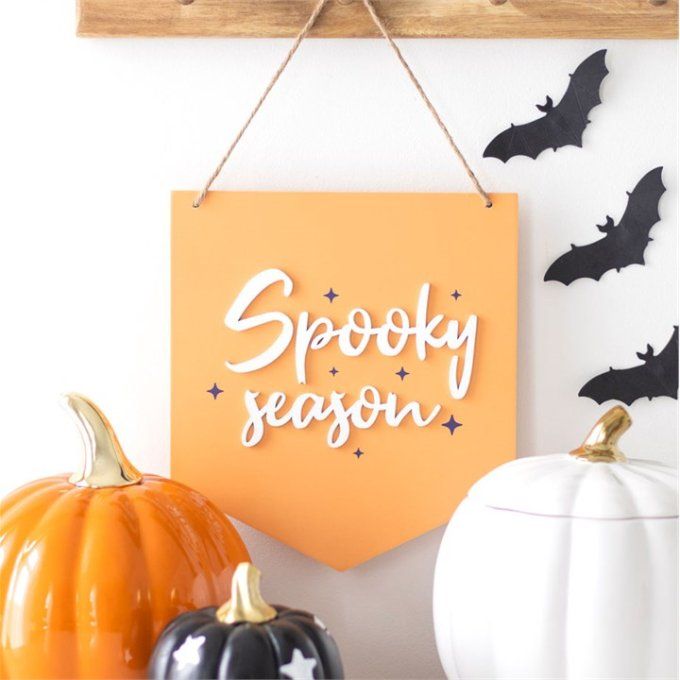 Panneau suspendu orange « Spooky Season »
